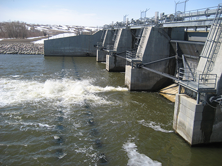 Lake Darling Dam outflows at 320 cfs